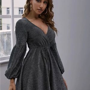 Beautiful black with silver so beautiful great for the holiday’s!